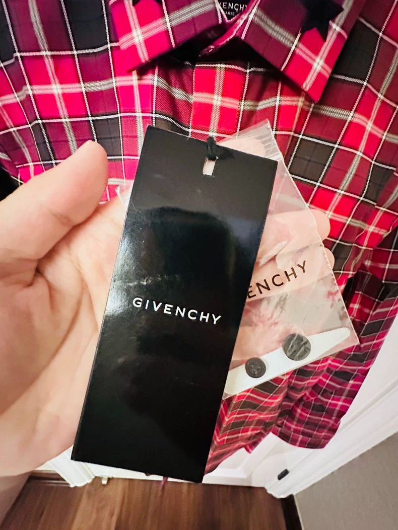 Givenchy Givenchy Red and black checked shirt, size 38 Size US M / EU 48-50 / 2 - 3 Thumbnail