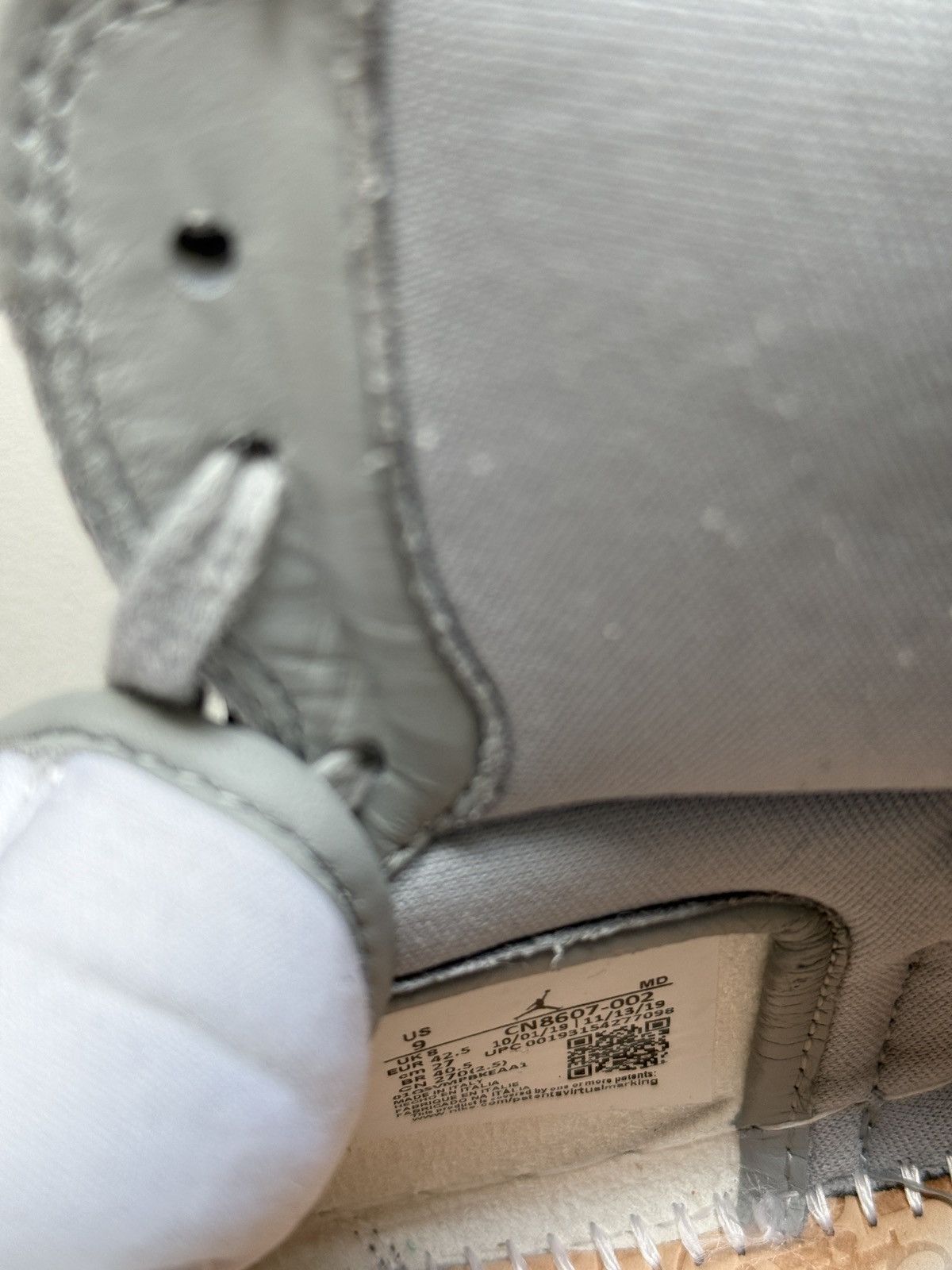 Dior × Jordan Brand Dior x Air Jordan 1 High Size US 9 / EU 42 - 15 Thumbnail