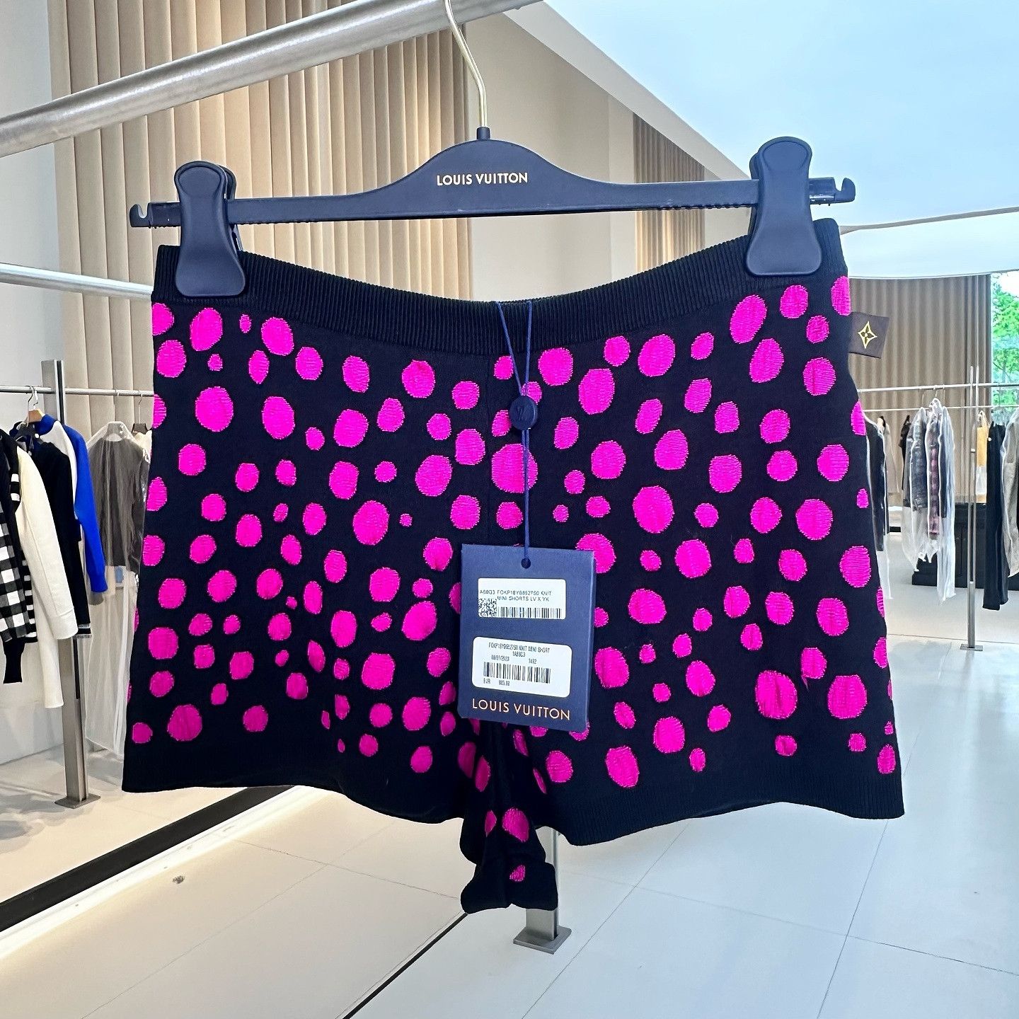 Louis Vuitton Louis Vuitton x Yayoi Kusama Dot Knit Shorts Size S Size 26" / US 2 / IT 38 - 1 Thumbnail