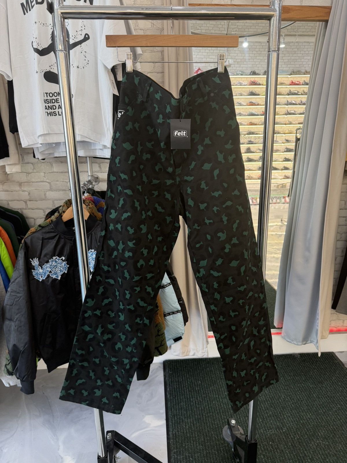 FELT FELT “Dark Leopard Garden” Pants Size US 34 / EU 50 - 1 Thumbnail