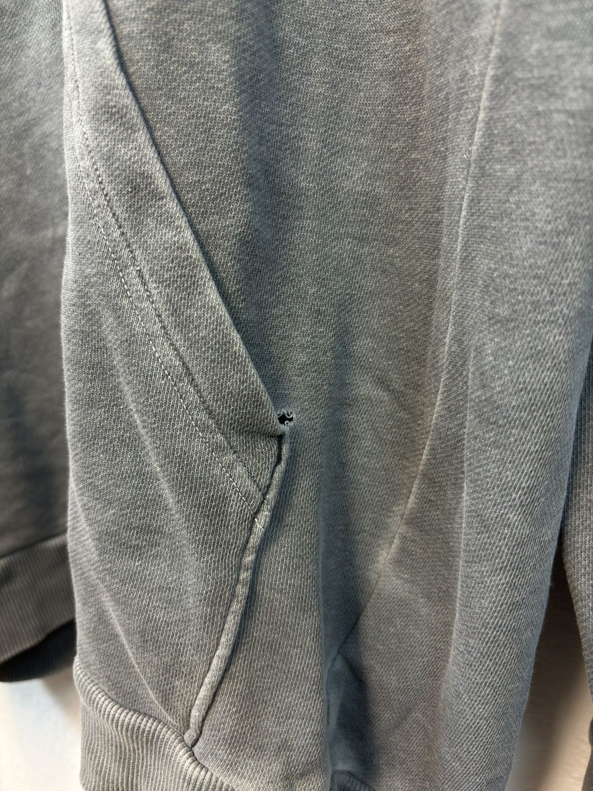Oakley × Vintage Crazy Y2K Oakley Essential Spellout Hoodie Rare 90s y2k rare Size US L / EU 52-54 / 3 - 4 Thumbnail