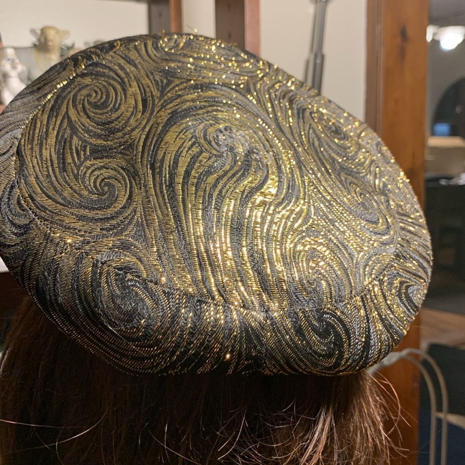 Vintage 60’s chic gold metallic brocade asymmetric beret church hat Size ONE SIZE - 4 Thumbnail