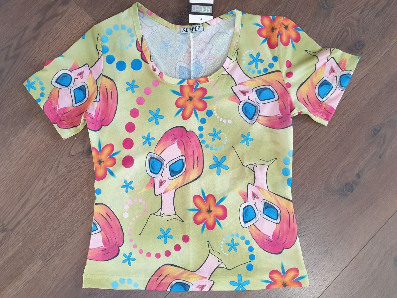 Japanese Brand 🕶️ vibrant, retro-style tshirt colorful print sz S Size S / US 4 / IT 40 - 7 Thumbnail