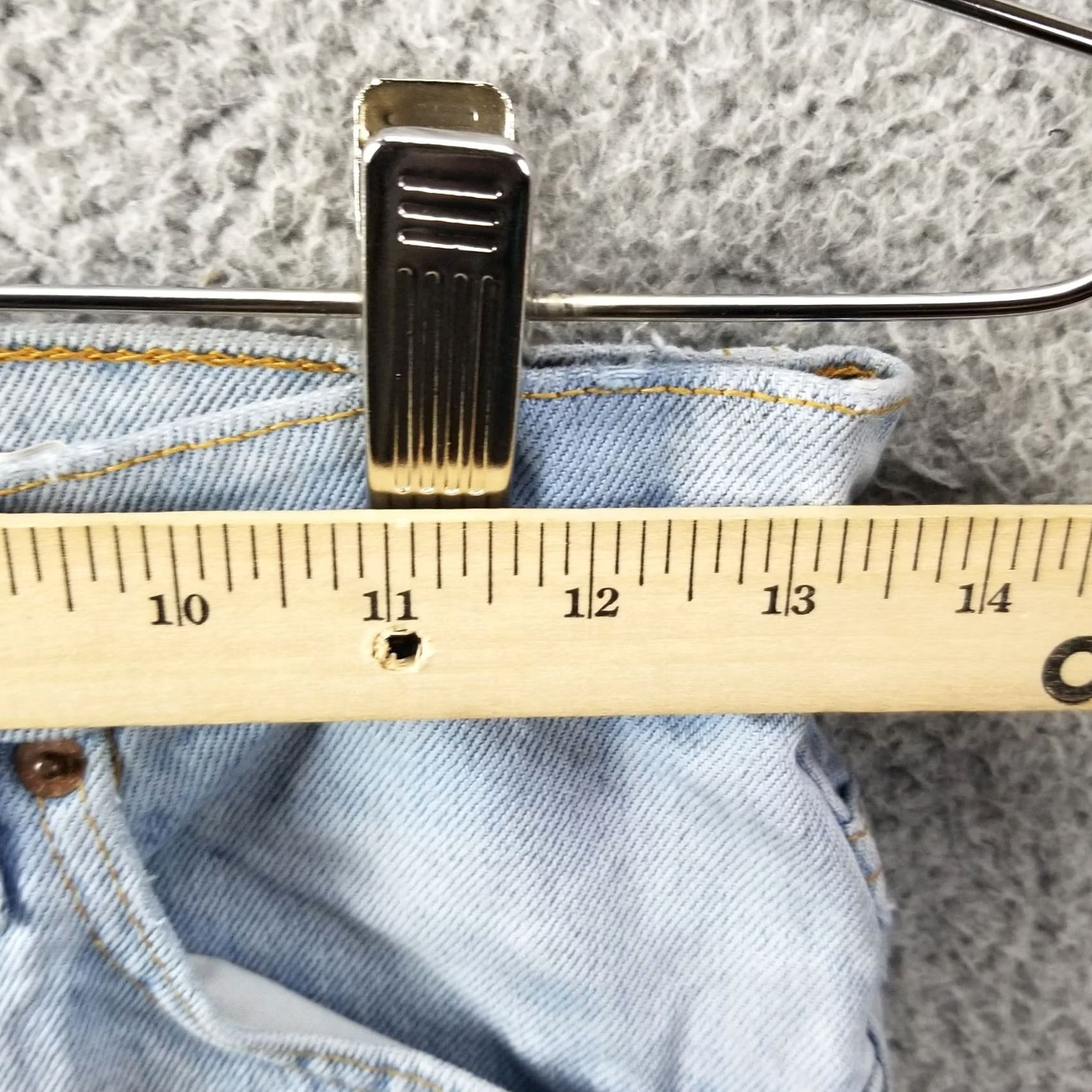 Levi's Vintage Levi’s 550 Relaxed Fit Tapered Leg Mom Jeans 26X26 Blue Denim Womens 1990s Grunge USA Short Size 26" / US 2 / IT 38 - 4 Thumbnail