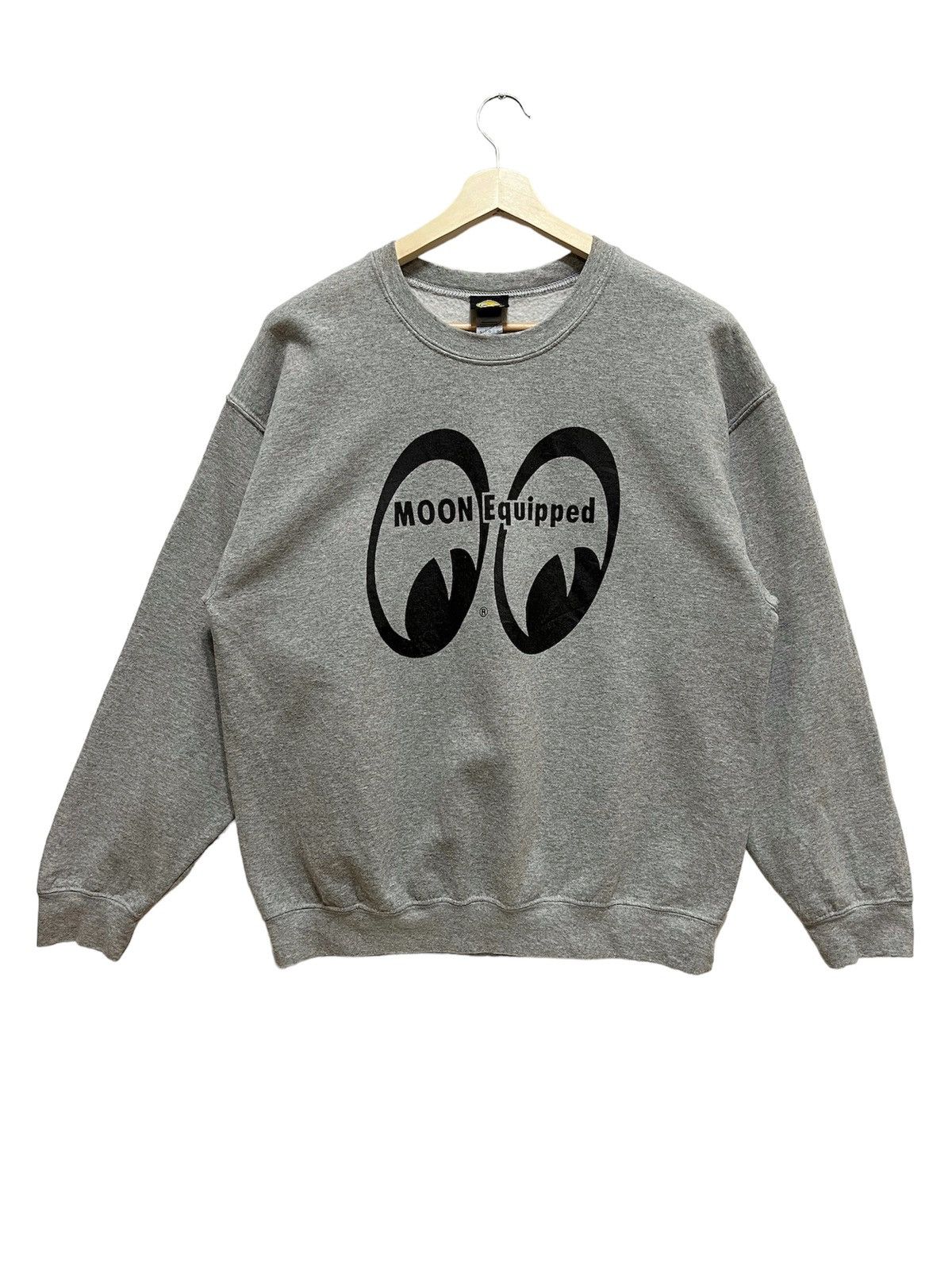 Japanese Brand Vintage 90s MOONEYES Big Logo Crewneck Sweatshirt Size L Size US L / EU 52-54 / 3 - 1 Thumbnail