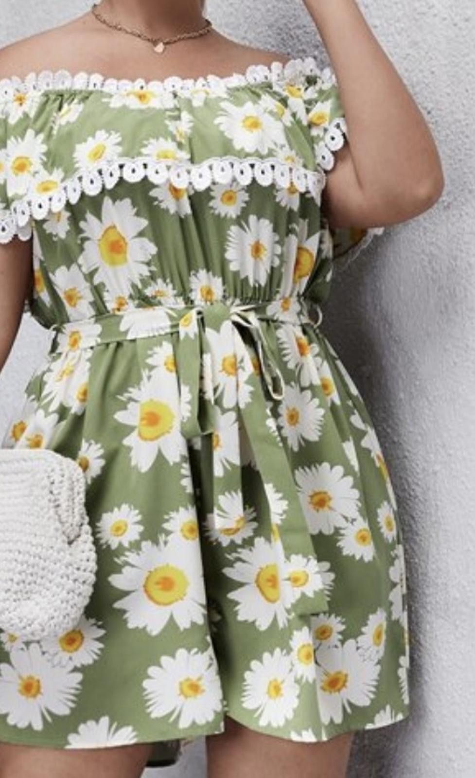 Designer Floral Off-Shoulder Romper with Lace Trim Size 42" / US 20 - 5 Thumbnail