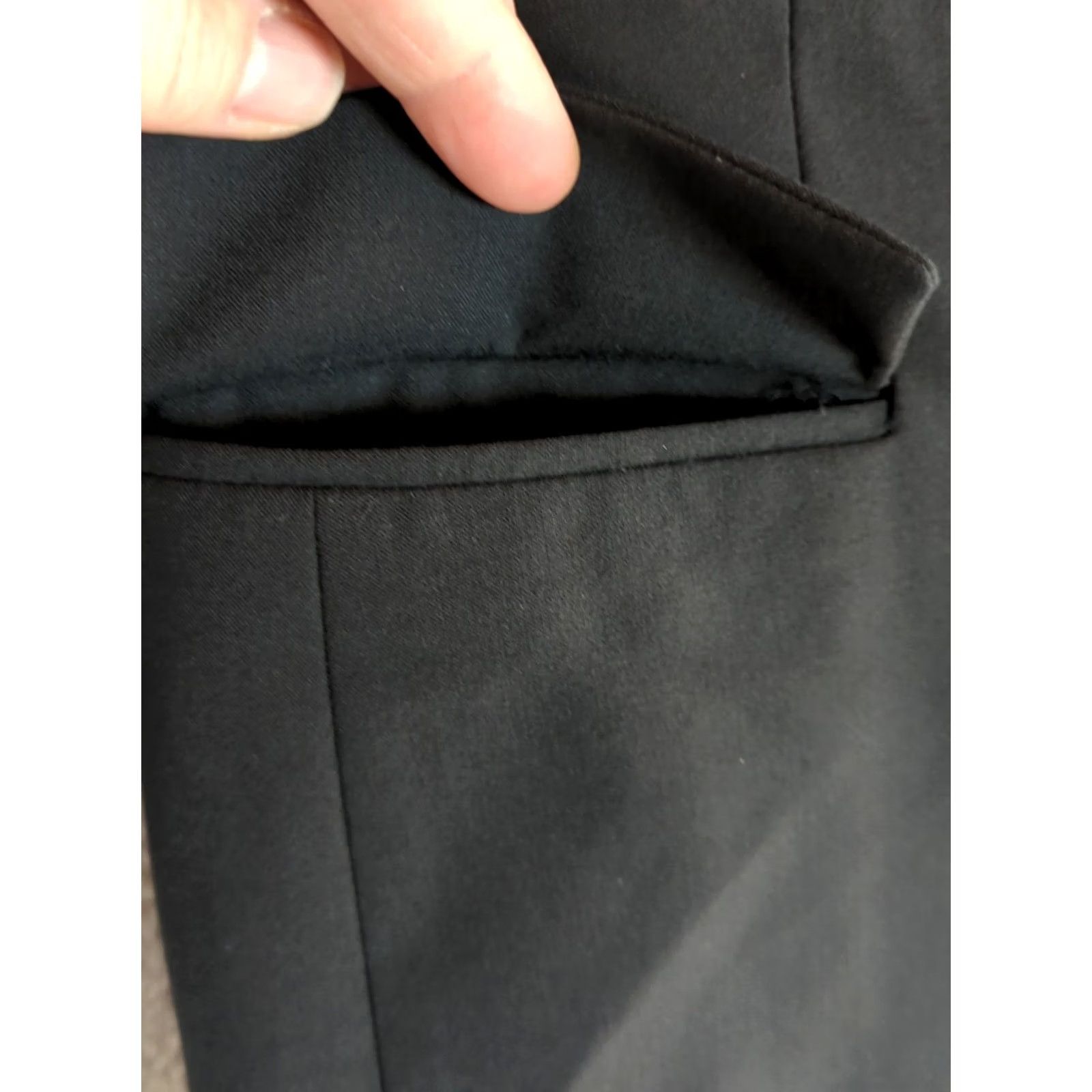 Banana Republic Banana Republic Wool Blazer Women 6P Petite Black Single Button Basic Jacket Knit Lined Pockets Wool Blazer for Business Fall Winter Mens? No Size M / US 6-8 / IT 42-44 - 5 Thumbnail