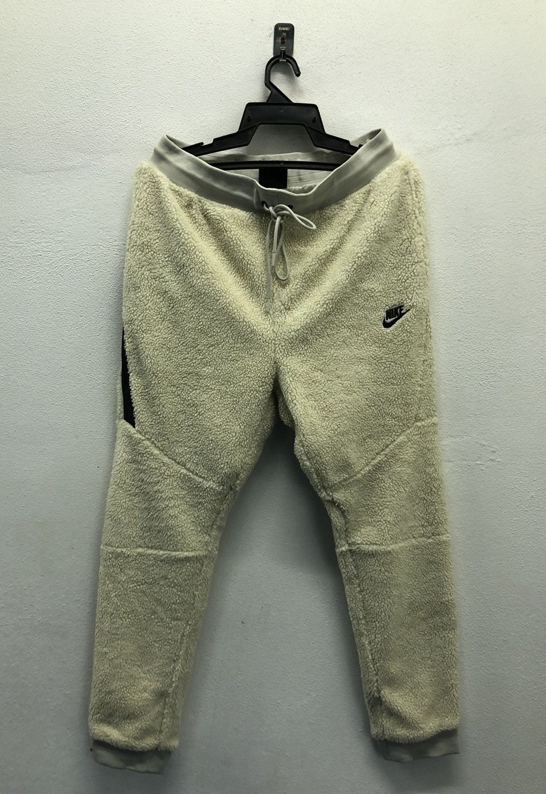 Nike Vintage Nike Sweatpants Size US 31 - 1 Thumbnail