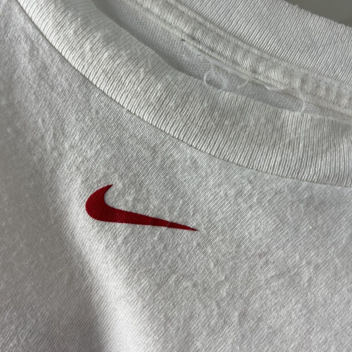 Vintage Vintage Y2K Nike Center Swoosh Big Logo T-Shirt Size US XL / EU 56 / 4 - 7 Thumbnail