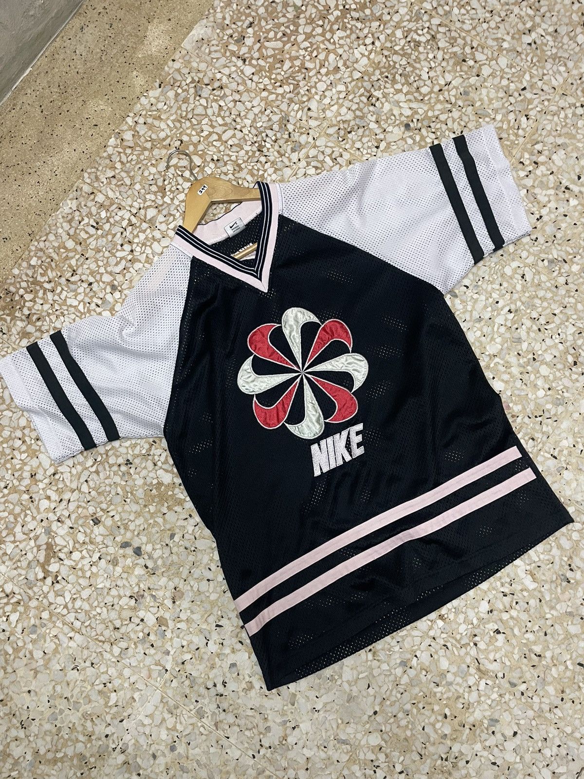 Nike Nike vintage mesh jersey pinwheel Size US L / EU 52-54 / 3 - 1 Thumbnail