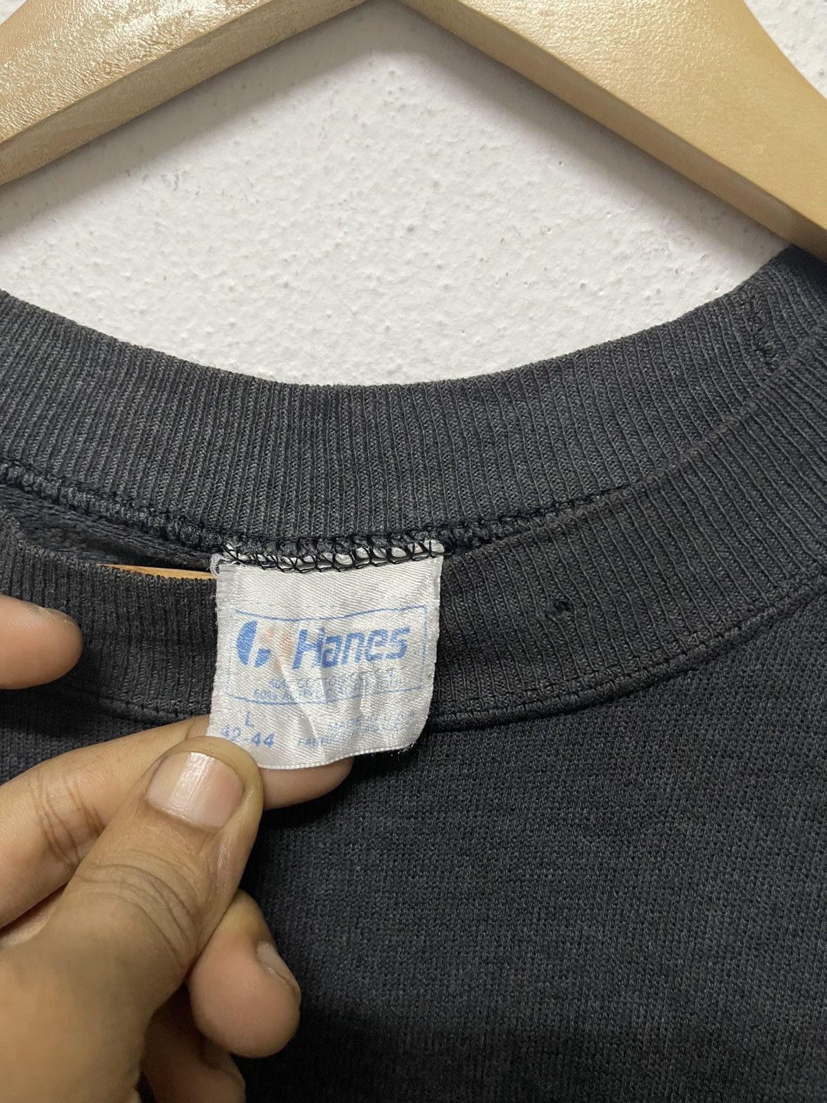 Champion × Vintage 80s -90s CHAMPION DISTRESSED SWEATSHIRT HANES TAG Size US L / EU 52-54 / 3 - 8 Thumbnail
