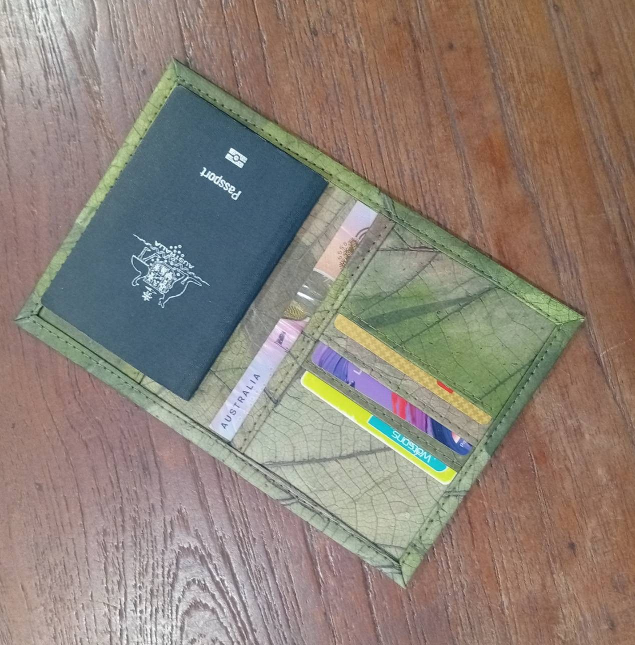 Other TRAVEL PASSPORT BILLNOTE HOLDER REAL TEAK LEAF LEATHER Size ONE SIZE - 5 Thumbnail