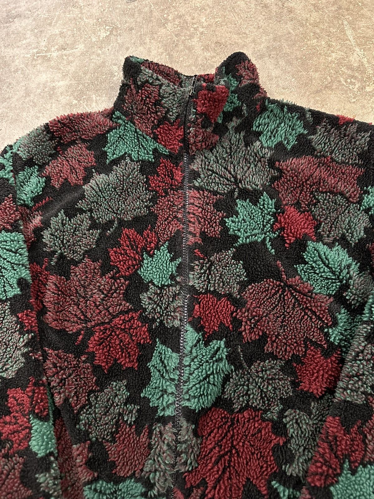 Vintage Vintage 90s Canadian Polar Bear Maple Leaf Fleece Jacket Size US L / EU 52-54 / 3 - 4 Thumbnail