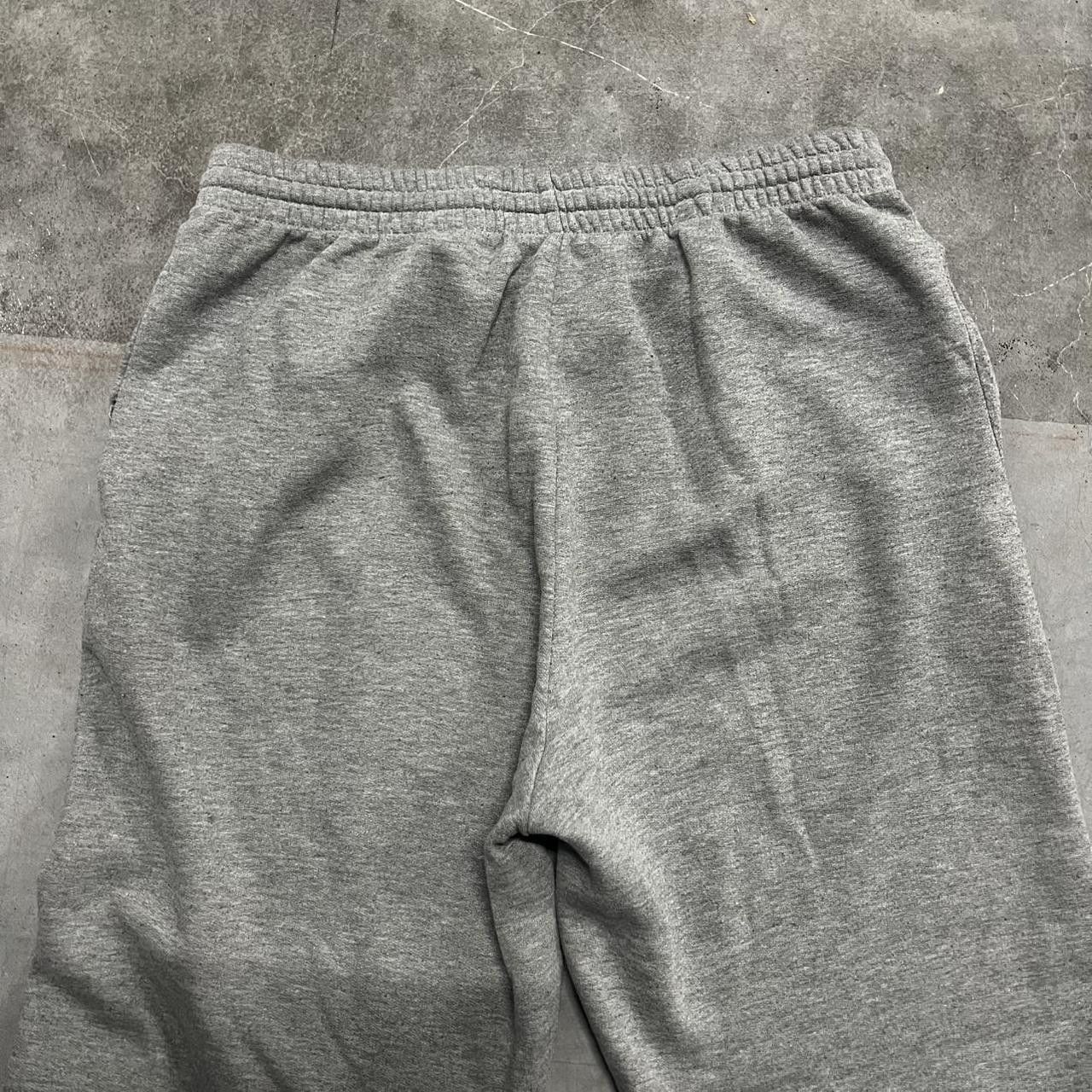 Vintage Crazy Vintage Y2K/2000s Baggy Fit grey Blank Sweatpants witth adjustable waistband and pockets! Size US 34 / EU 50 - 6 Thumbnail