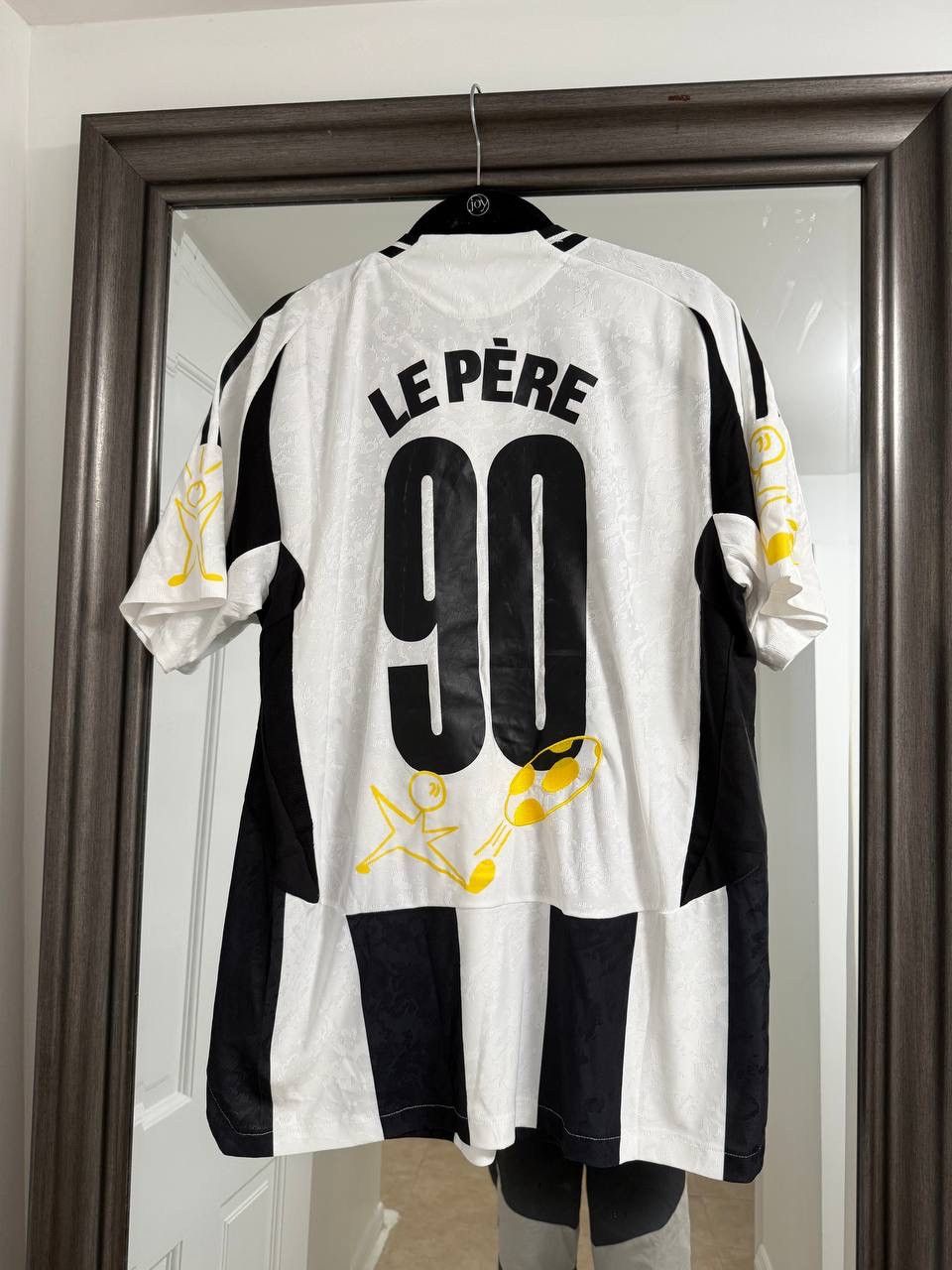 Le Pere LIMITED EDITION - JUVENTUS X LE PÈRE HOME JERSEY m size mens Size US M / EU 48-50 / 2 - 9 Thumbnail