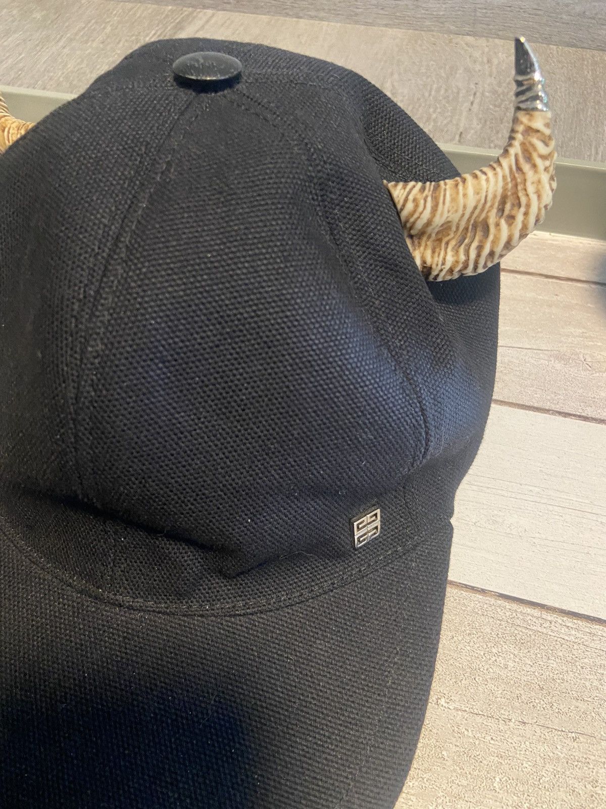 Givenchy Givenchy 4G horn cap Size ONE SIZE - 2 Thumbnail