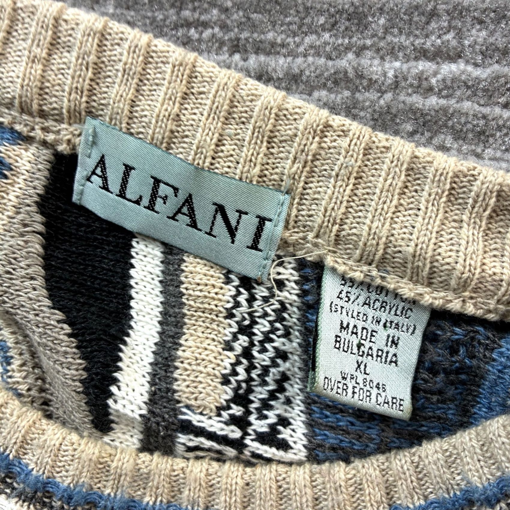 Alfani VINTAGE Alfani Sweater Mens XL Blue Pullover Crewneck Knit 3D Embroidered Logo All Seasons Casual Size US XL / EU 56 / 4 - 7 Thumbnail