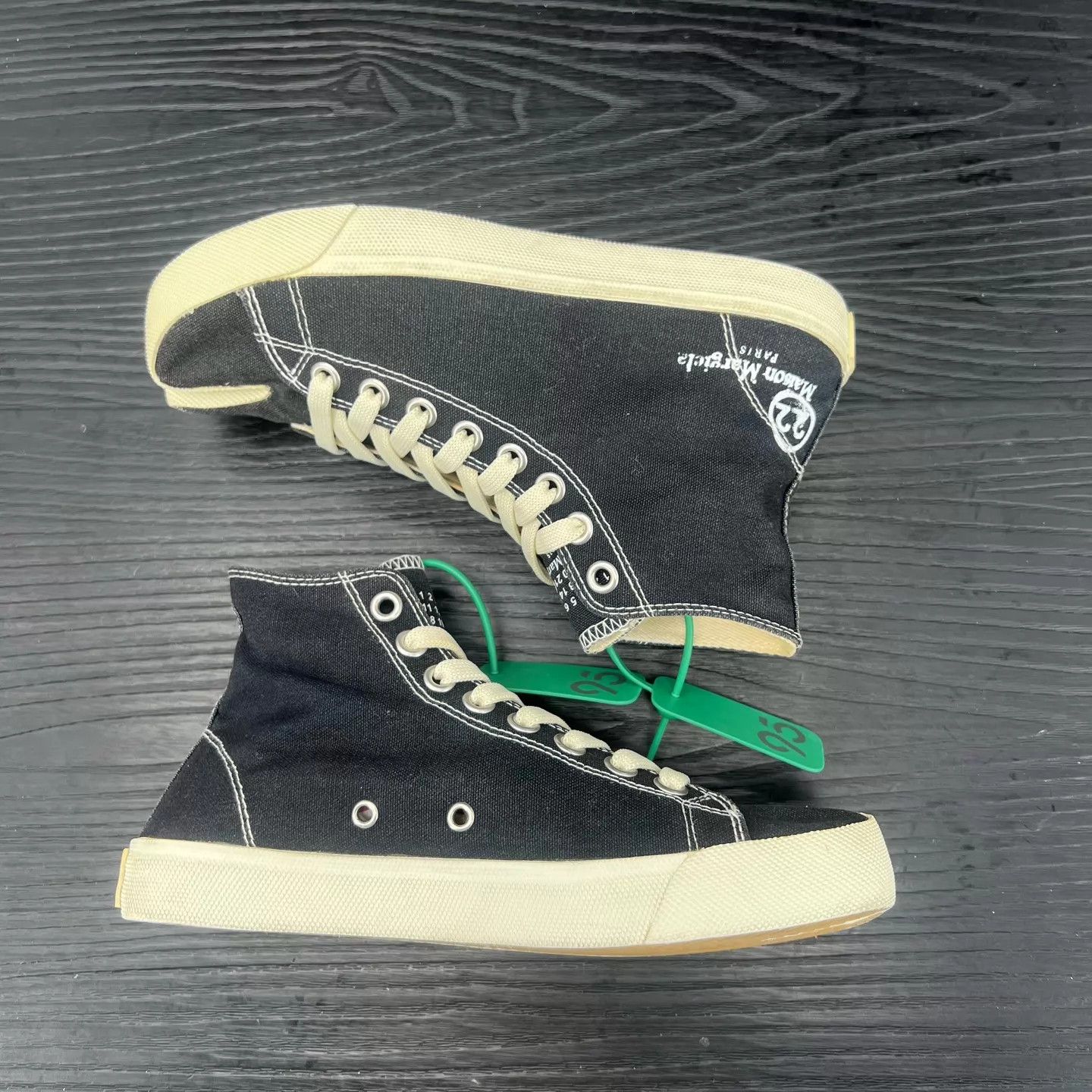 Maison Margiela Maison Margiela Tabi Black & White 37 (boxed) Size US 6.5 / IT 36.5 - 3 Thumbnail