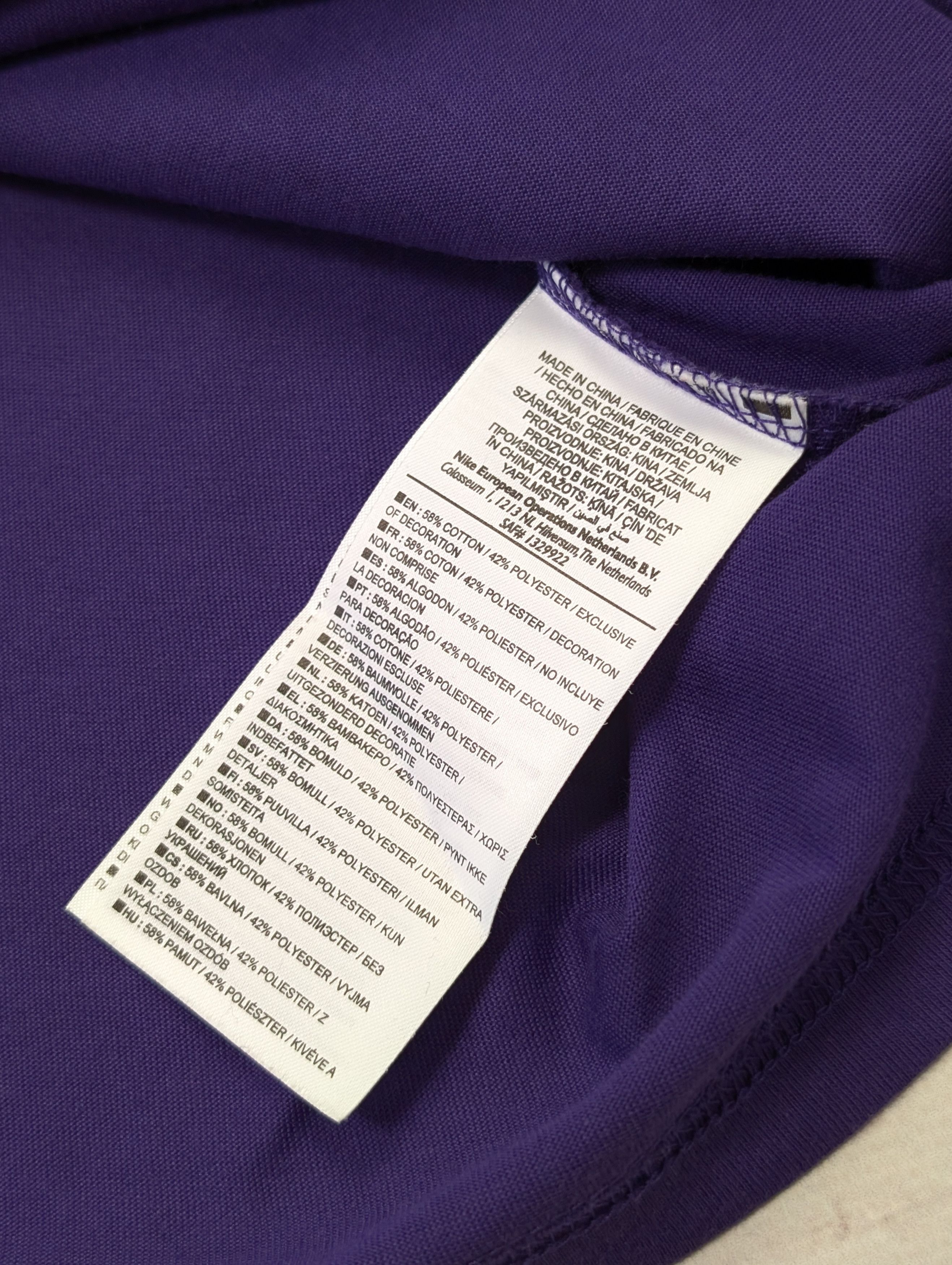 Nike Nike Dri-Fit Kobe Bryant Scores 81 Points Newspaper T-Shirt Size US S / EU 44-46 / 1 - 8 Thumbnail