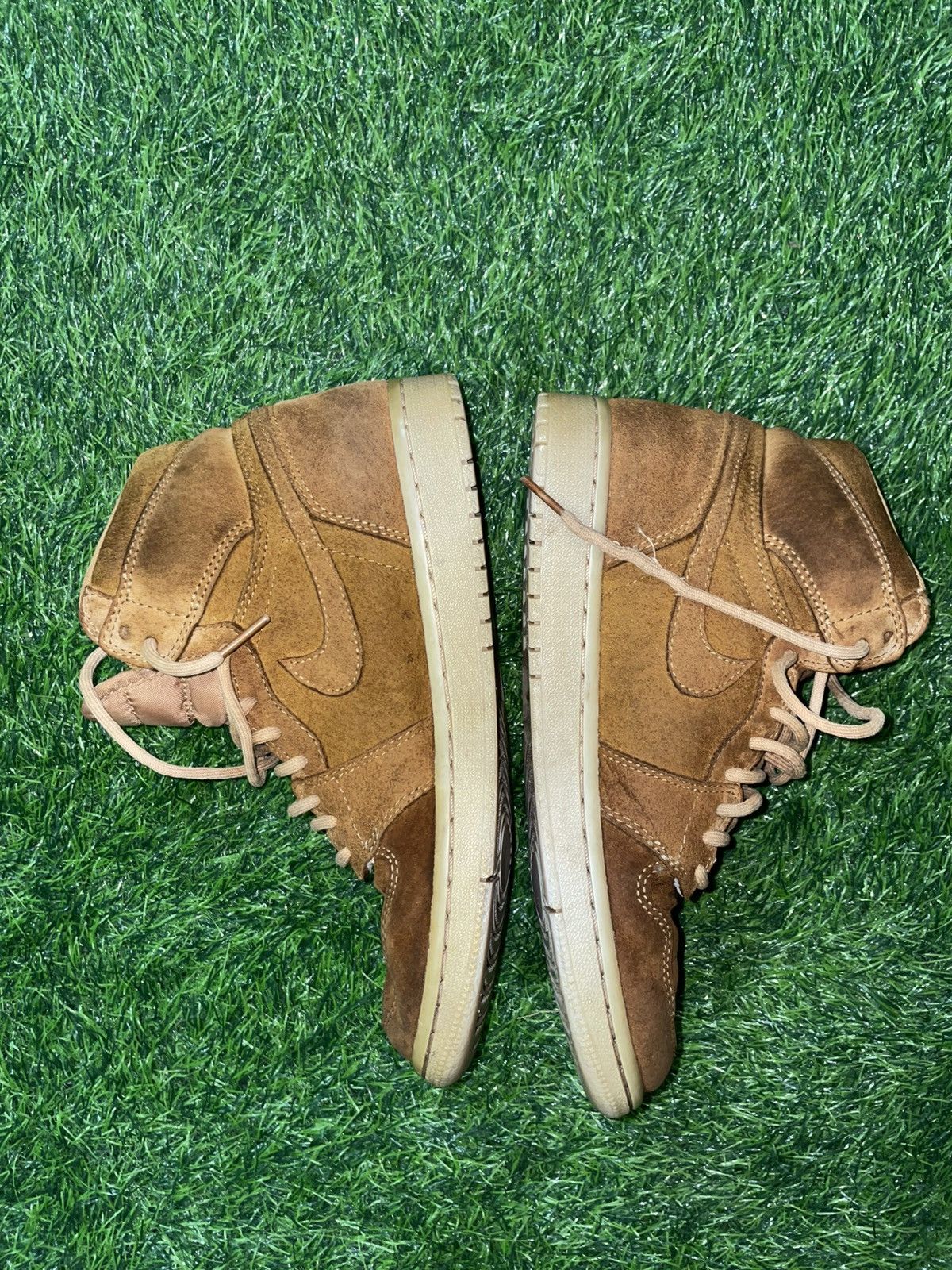 Jordan Brand Nike Jordan 1 Wheat Size 7 Size US 7 / EU 40 - 4 Thumbnail