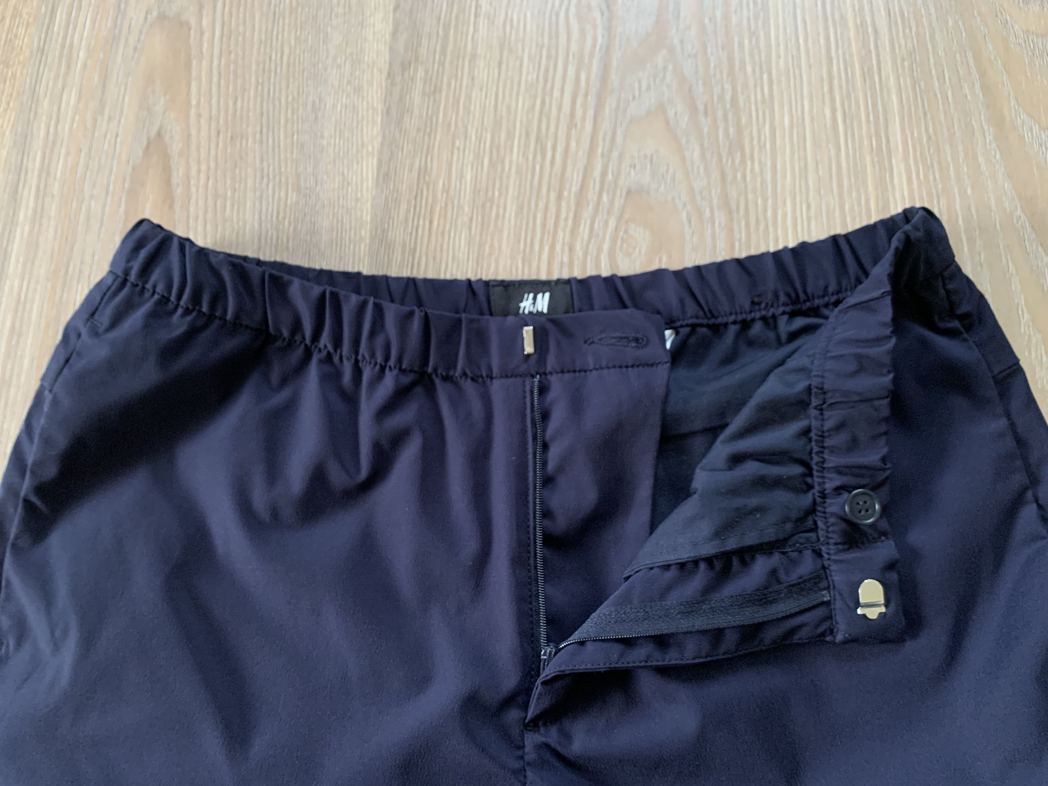 H&M Basic Casual Shorts H&M Size US 33 - 6 Thumbnail