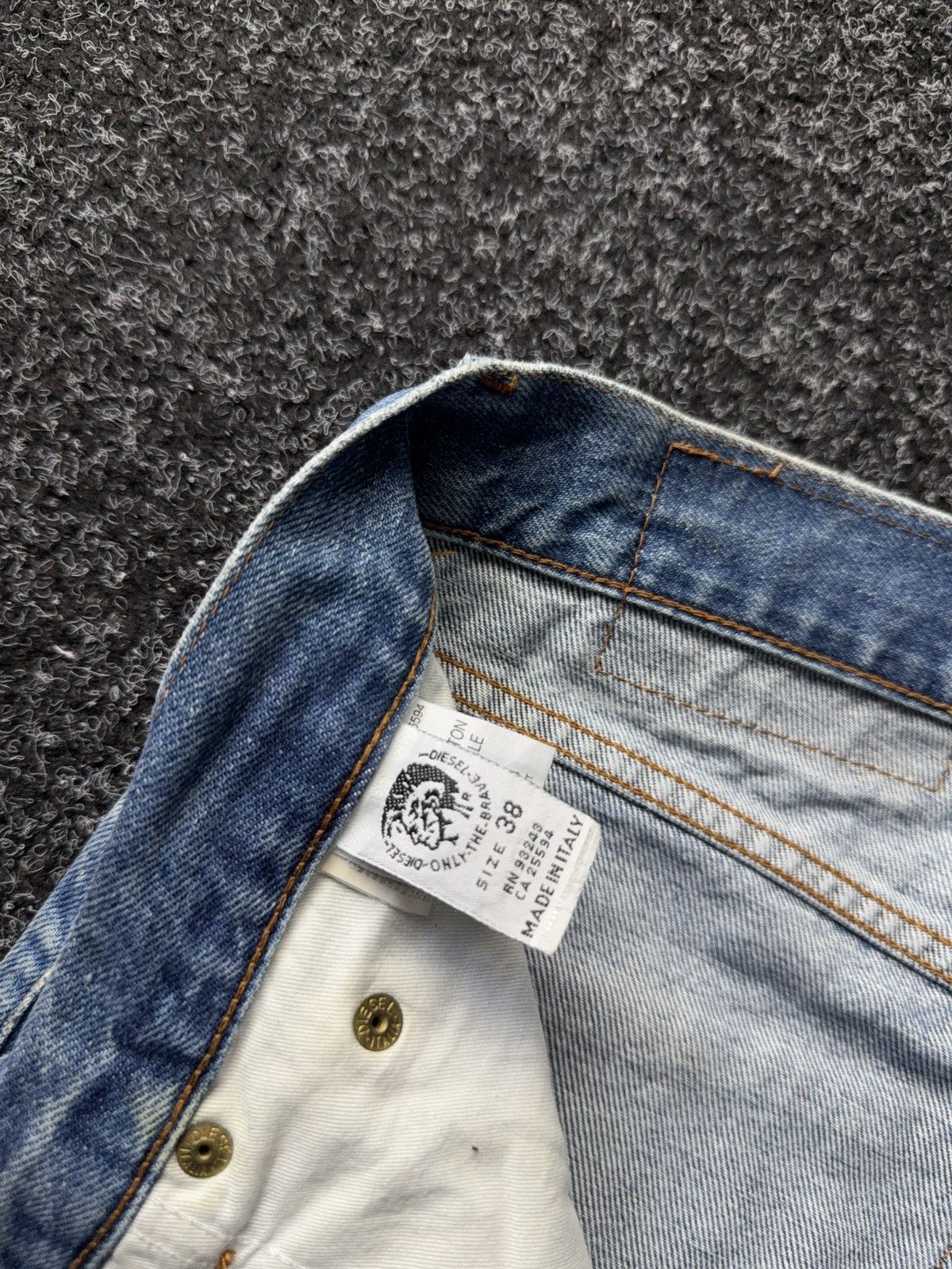 Diesel Vintage 90s Dirty Distressed Diesel Industry Italy Jeans W38 Size US 38 / EU 54 - 9 Thumbnail