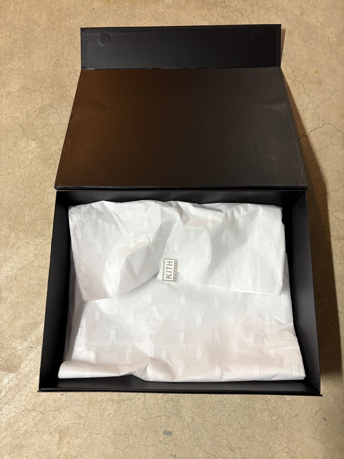 Kith Kith Loyalty Special Edition Gift Box Black Silver Size ONE SIZE - 2 Thumbnail