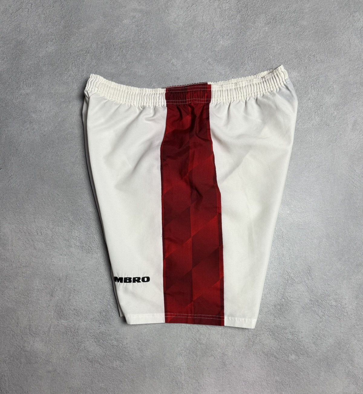 Umbro Manchester United 1996/98 Home Football Soccer Shorts Umbro Size US 30 / EU 46 - 4 Thumbnail
