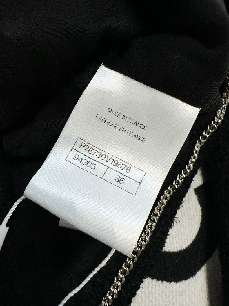 Chanel Chanel 24p popular black two-pocket rolled edge petal buck Size XS / US 0-2 / IT 36-38 - 5 Thumbnail