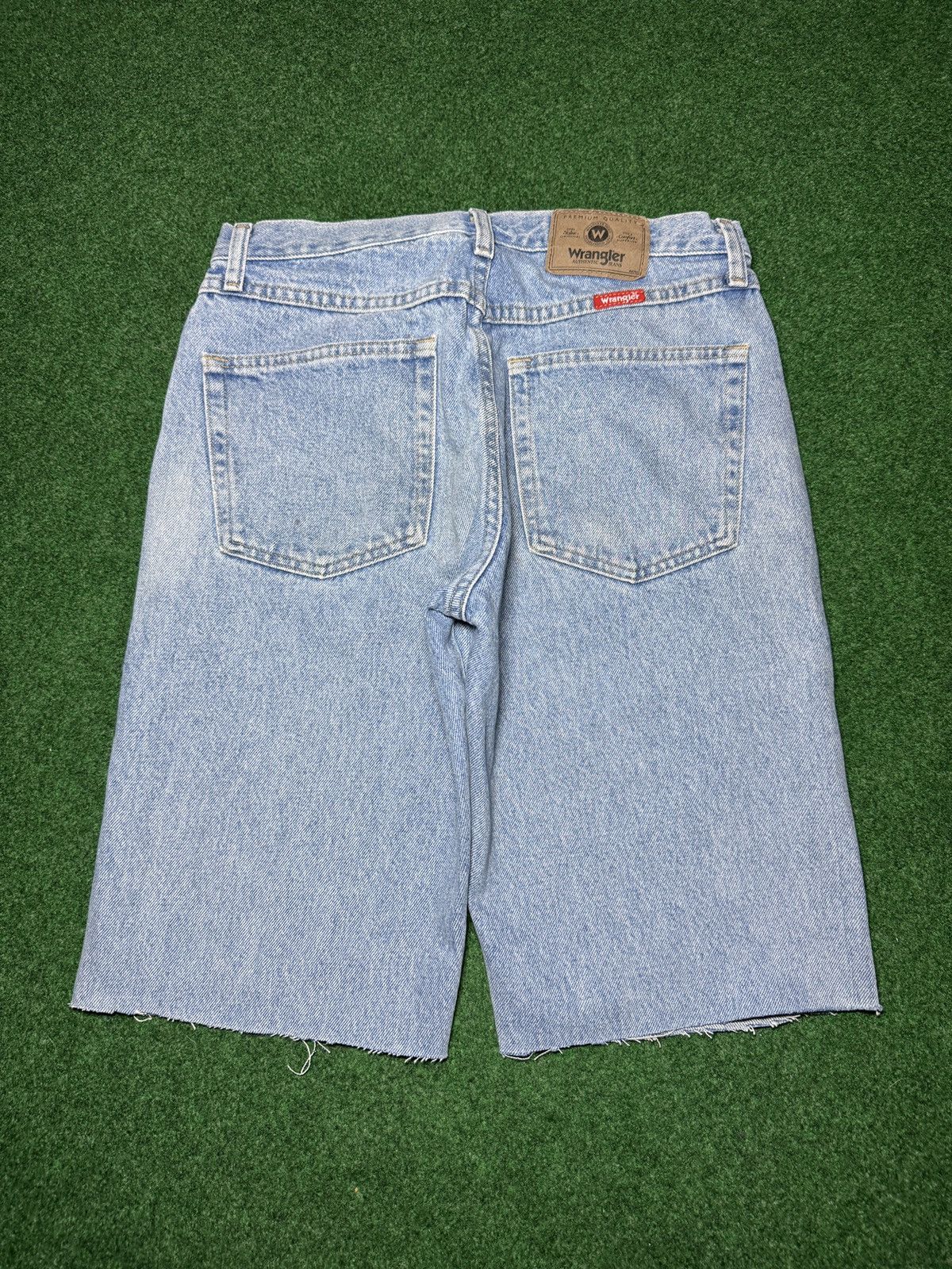Wrangler Y2K Light Wash Baggy Hip Hop Skater Grunge Denim Shorts Size US 32 / EU 48 - 1 Thumbnail
