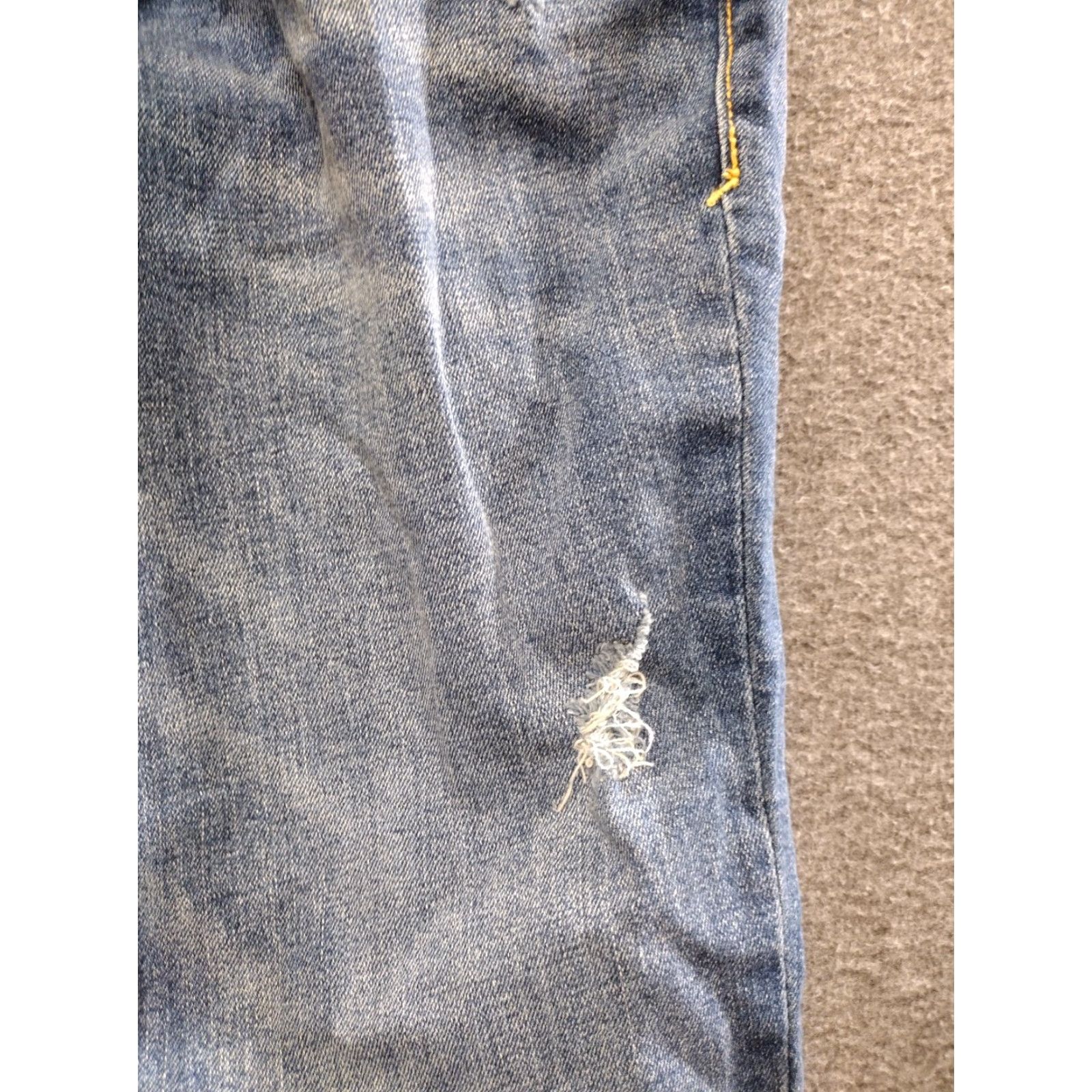 Old Navy OLD NAVY Distressed Cuffed Blue Denim Maternity Jeans Size 8 Size 30" / US 8 / IT 44 - 7 Thumbnail
