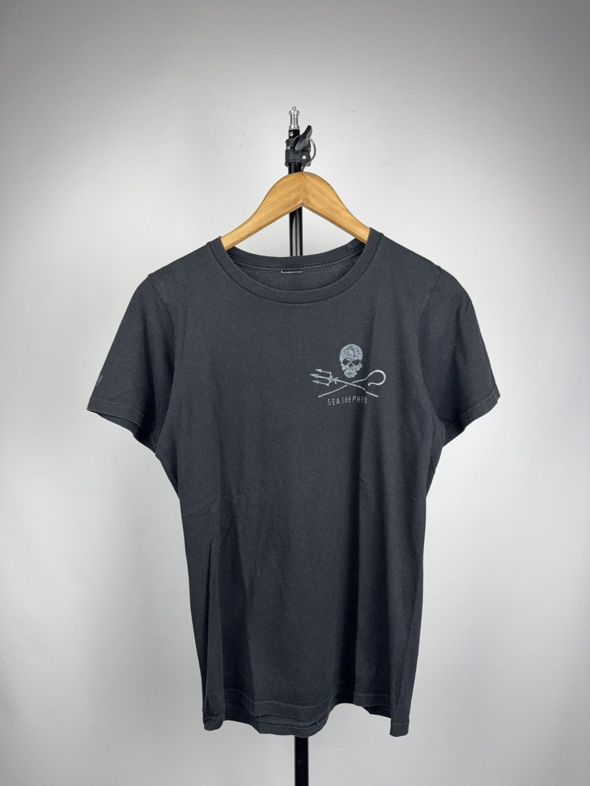 Vintage 00s Sea Shepherd Skull Trident Graphic T-Shirt Activist Tee Size US XS / EU 42 / 0 - 2 Thumbnail