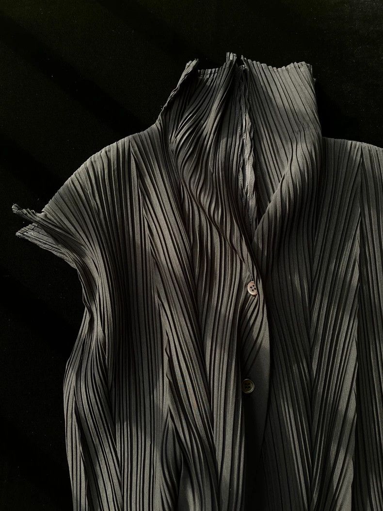 Issey Miyake Issey Miyake size:3 Black pleated cardigan Size S / US 4 / IT 40 - 1 Thumbnail