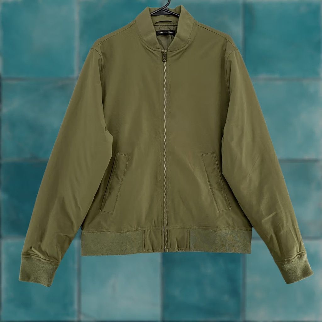 Banana Republic VINTAGE Banana Republic Bomber Jacket Mens S Green Full Zip Insulated Lined Military Size US S / EU 44-46 / 1 - 1 Thumbnail