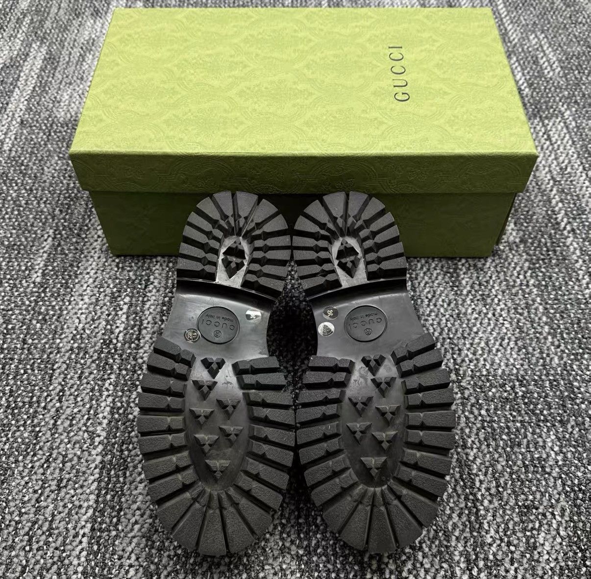 Gucci Gucci Classic Bee Loafers J42 Size US 4 / IT 34 - 6 Thumbnail