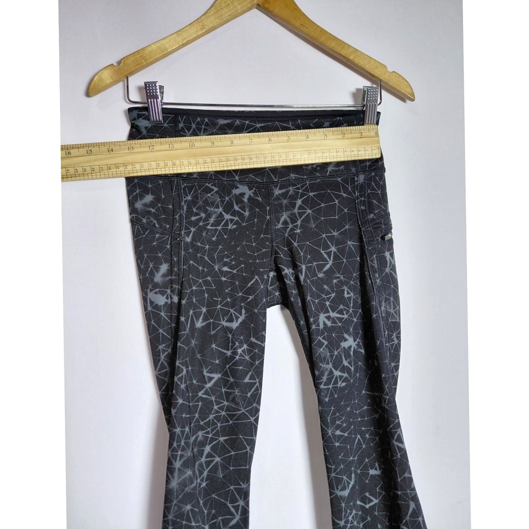 Lululemon Lululemon Leggings Black Patterned Knit Slim Women Size 4 Spotted Athletic Yoga Gym & Training Skiing Size 27" / US 4 / IT 40 - 5 Thumbnail