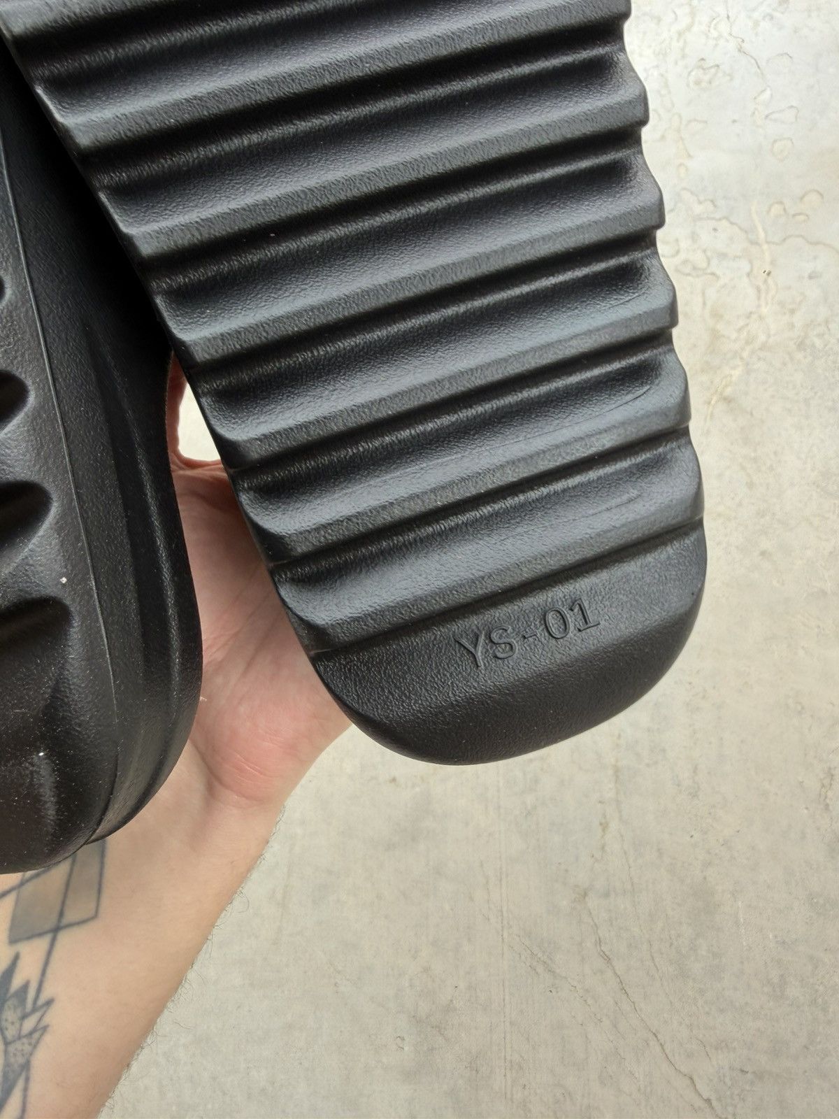 Yeezy Yeezy YS-01 Black Slide Men’s Size 7 Mens Brand New Size US 7 / EU 40 - 7 Thumbnail