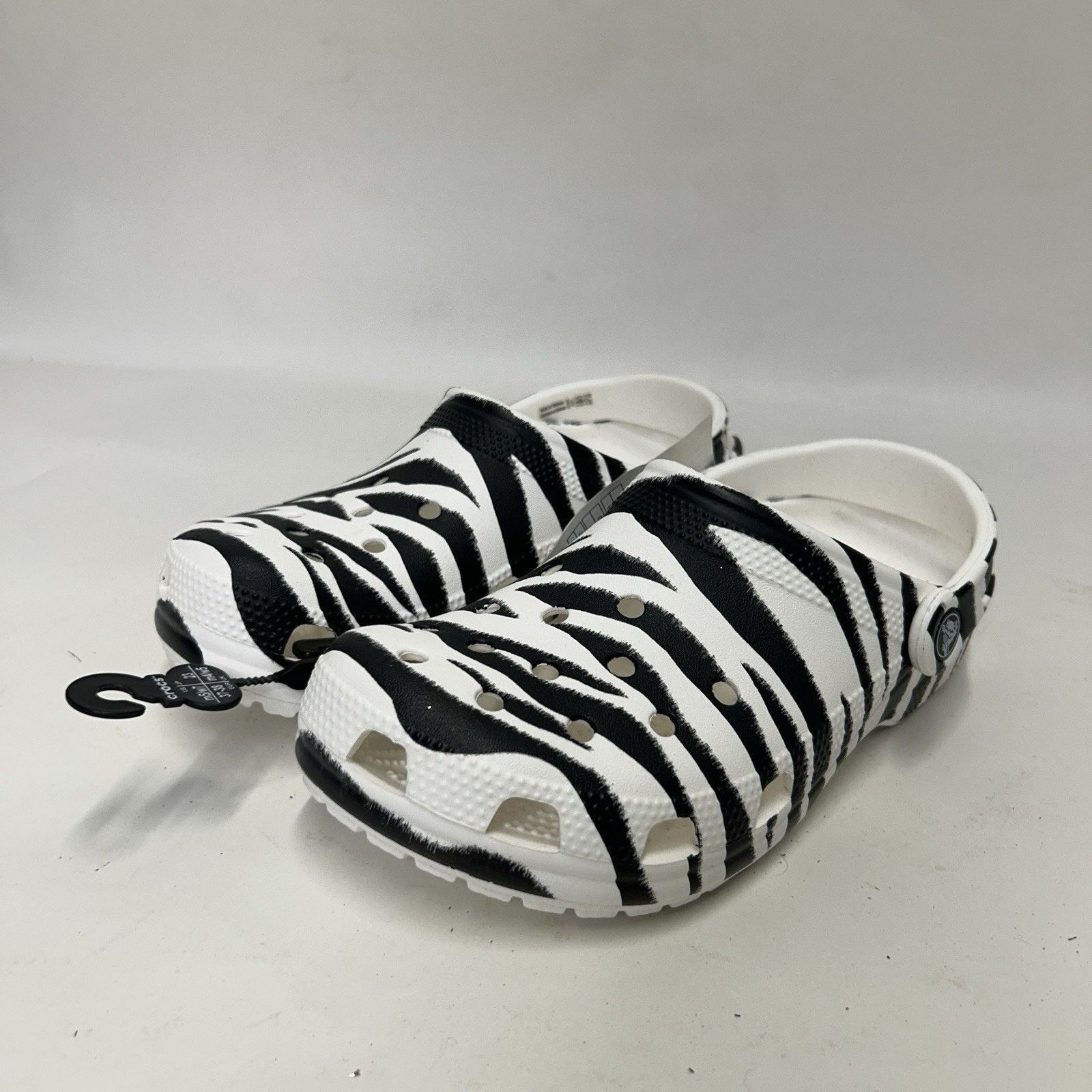 Crocs Crocs Unisex Classic Animal Print Clog Zebra “Black White” Size US 7 / IT 37 - 3 Thumbnail