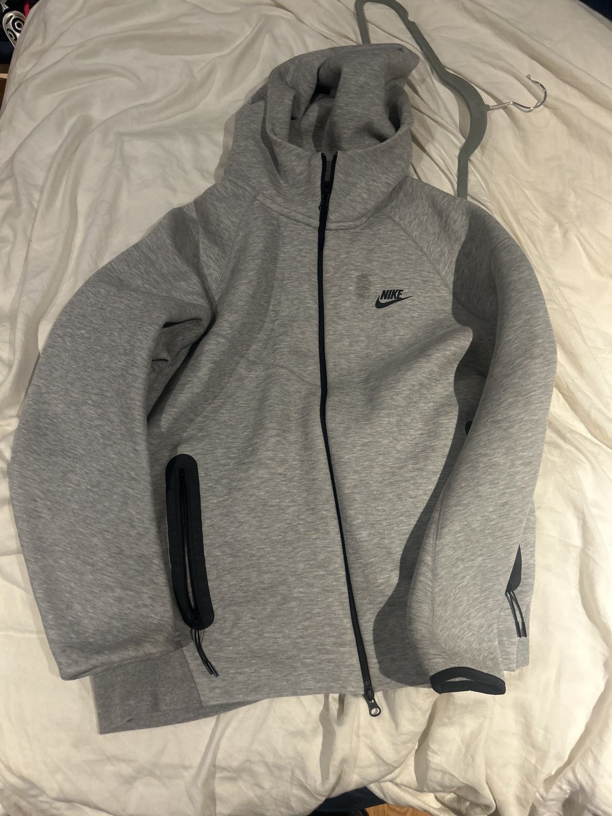 Nike Mens Nike Tech Fleece Grey/Black Set Hoodie + Joggers sz L Size US L / EU 52-54 / 3 - 7 Thumbnail