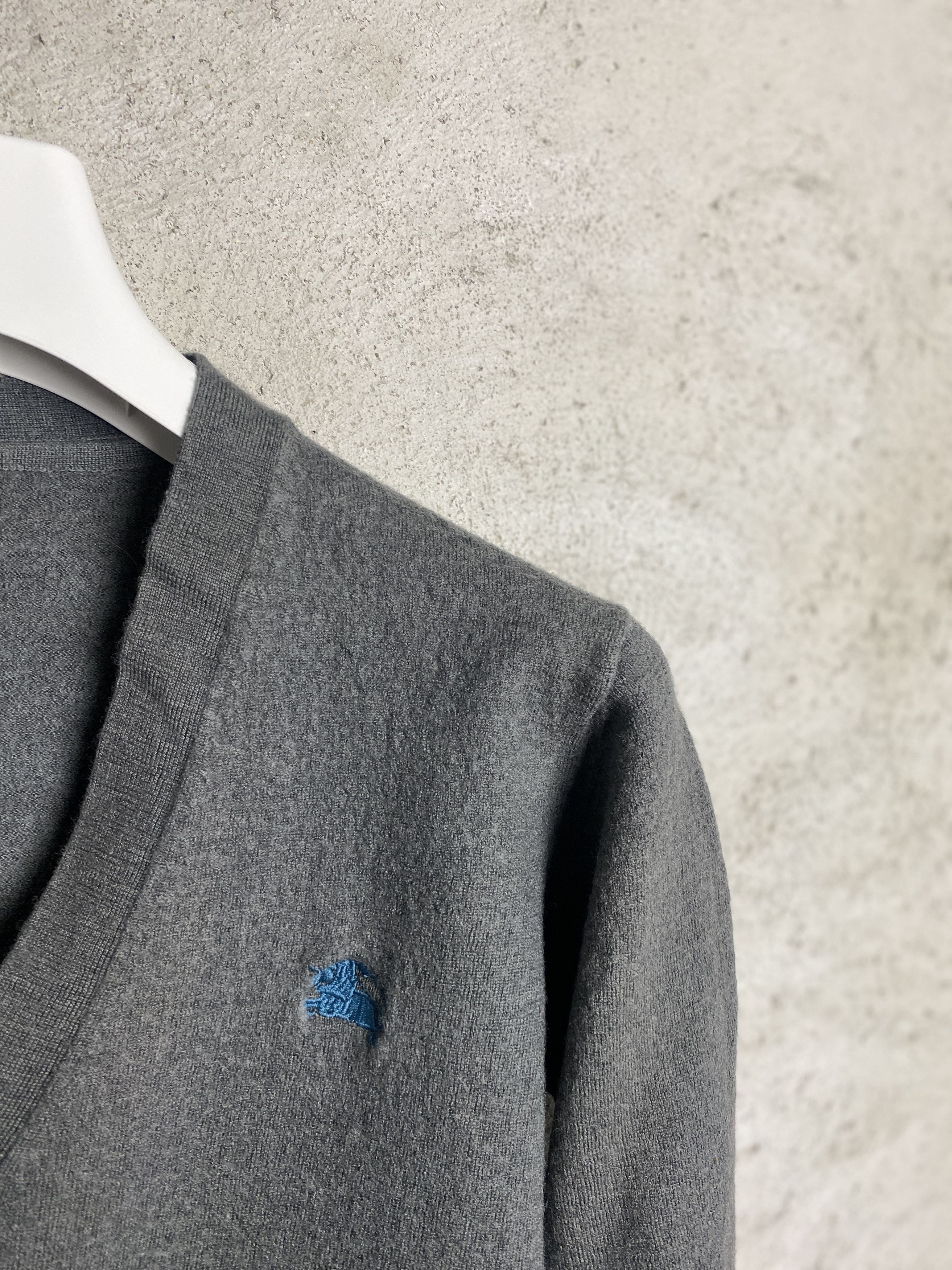 Burberry Burberry small logo cardigan wool sweater Size M / US 6-8 / IT 42-44 - 2 Thumbnail
