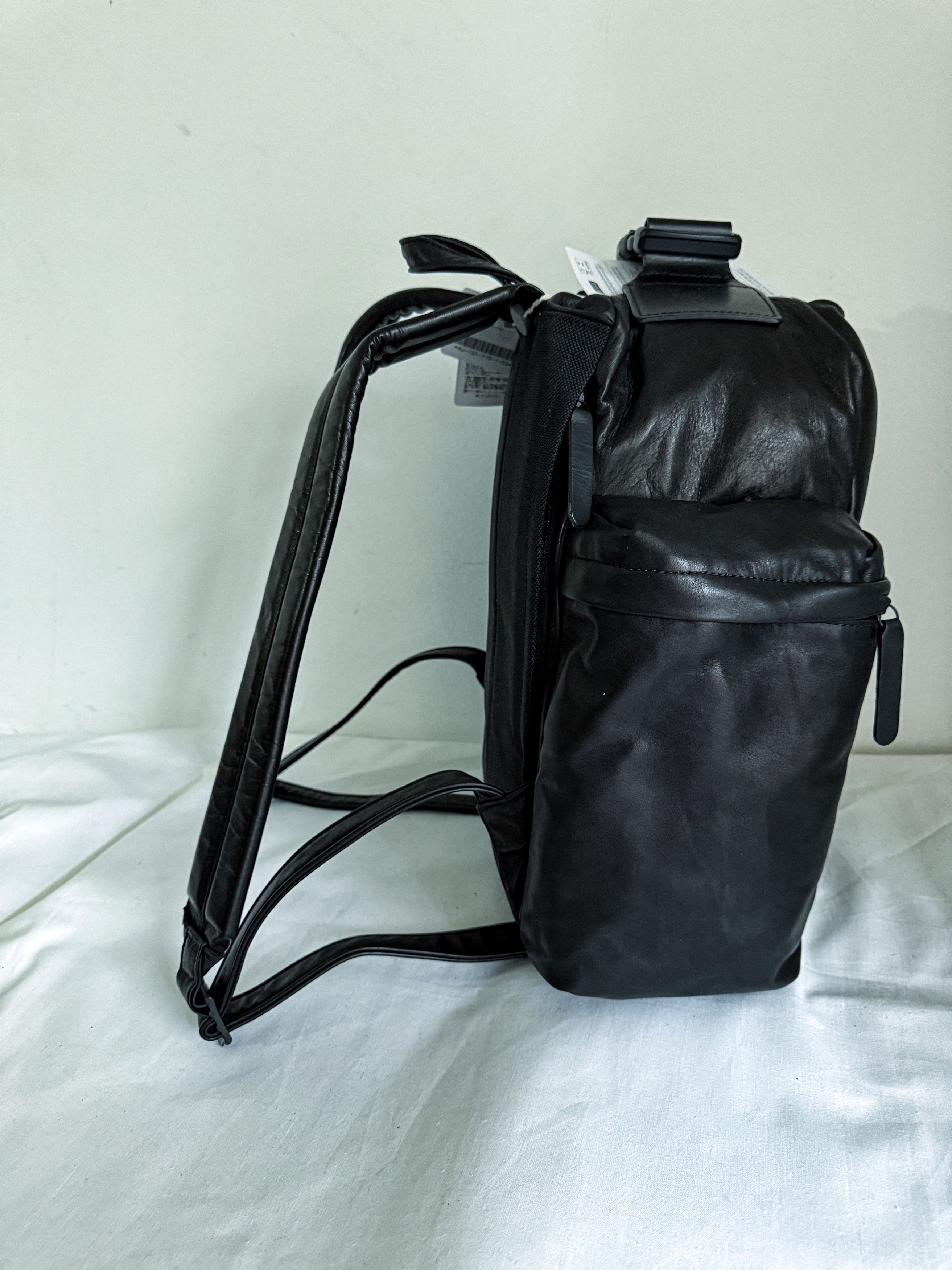 Yohji Yamamoto Horse Leather Multiple-Pocket Backpack Size ONE SIZE - 6 Thumbnail