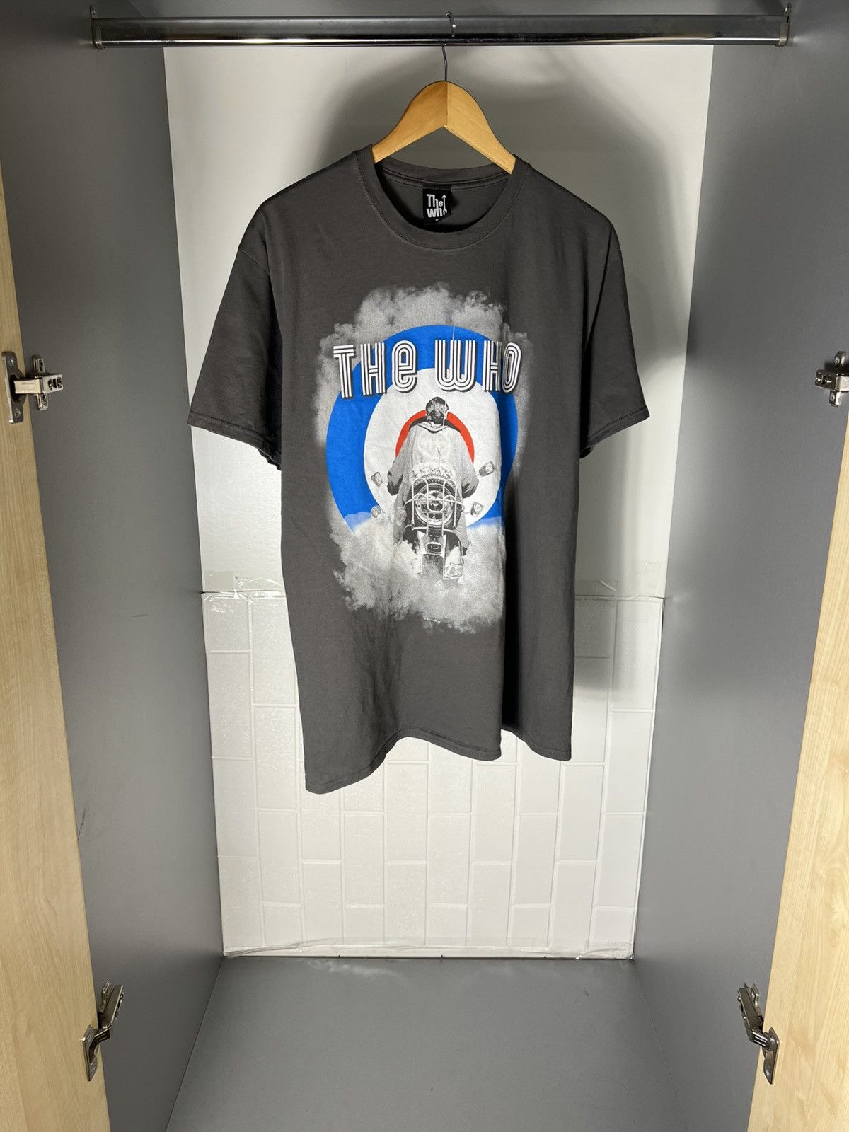 Band Tees VINTAGE THE WHO WORLD TOUR ROCK T-SHIRT RETRO METAL Y2K 90s Size US XL / EU 56 / 4 - 5 Thumbnail