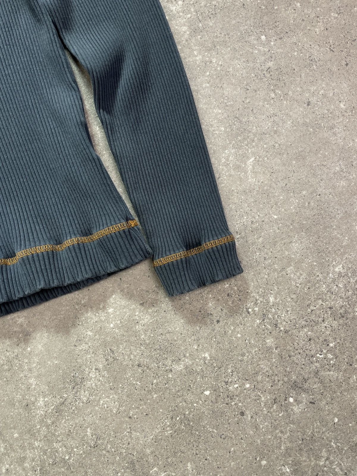 Hugo Boss × Vintage Vintage Y2K Hugo Boss Ribbed Striped Sweater Size L / US 10 / IT 46 - 3 Thumbnail