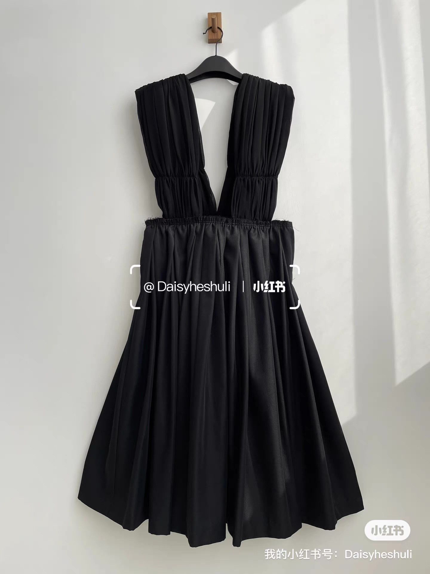Comme des Garcons Comme des Garçons Main Line Pleated Suspender Dress Ｑ24 Size XS / US 0-2 / IT 36-38 - 1 Thumbnail