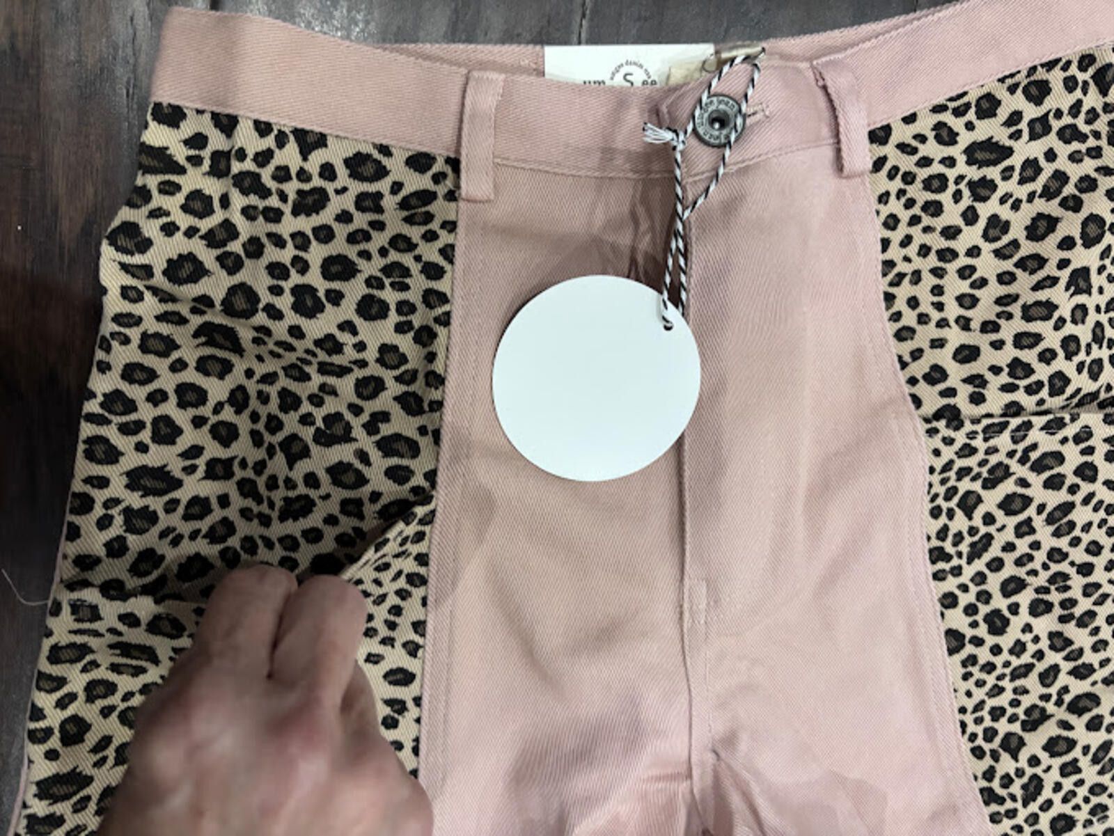 Other Umgee Denim Pink & Leopard High-Waisted Shorts Size S NWT Size 28" / US 6 / IT 42 - 7 Thumbnail