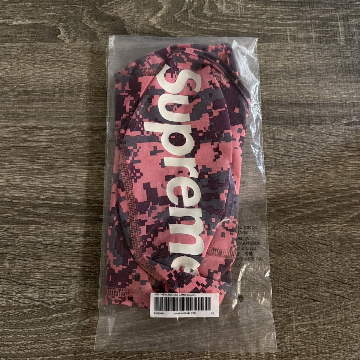 Supreme Supreme Heat Reactive Digi Camo Balaclava Pink Size ONE SIZE - 1 Thumbnail