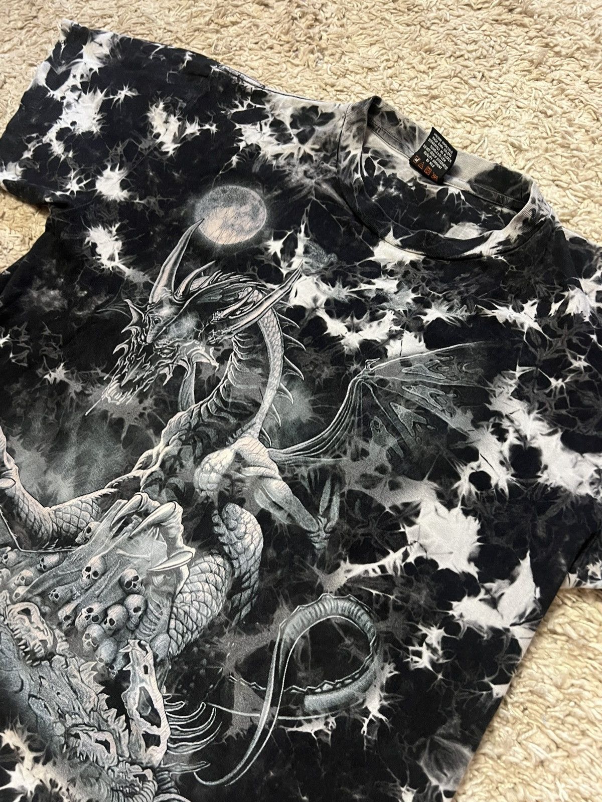Vintage Vintage Y2k full print graphic Dragon tee Wild tee retro Size US L / EU 52-54 / 3 - 2 Thumbnail