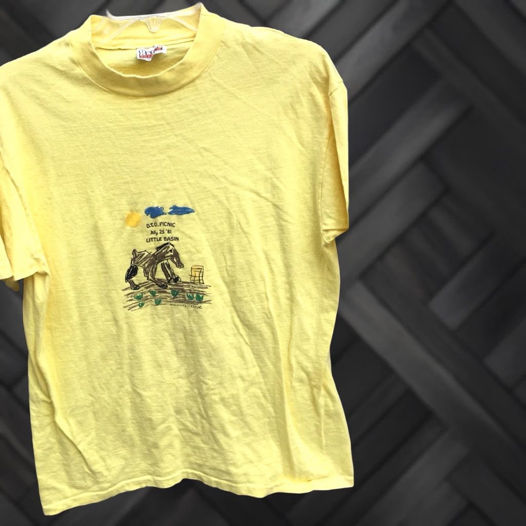 Hanes VINTAGE Hanes DTD Picnic July 25 81 Little Basin Picnic T Shirt Mens L Yellow 1980s Graphic Tee Size US L / EU 52-54 / 3 - 1 Thumbnail