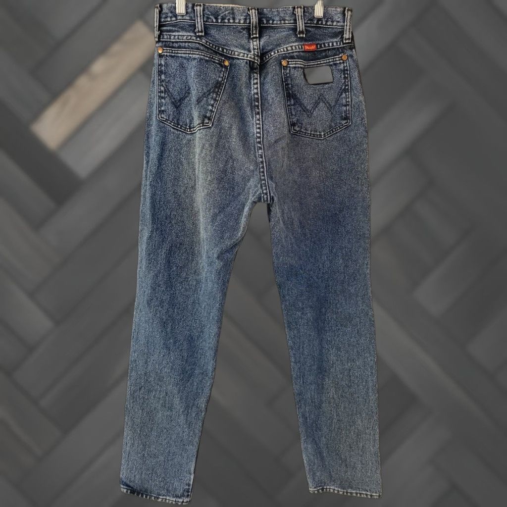 Wrangler VINTAGE Wrangler Jeans Size 15 32 Waist 31 Inseam 31.5 Blue Denim 5 Pocket USA 1980s Womens Girls Jeans Wrangler 80s 90s Cowboy Size 36" / US 14 / IT 50 - 1 Thumbnail
