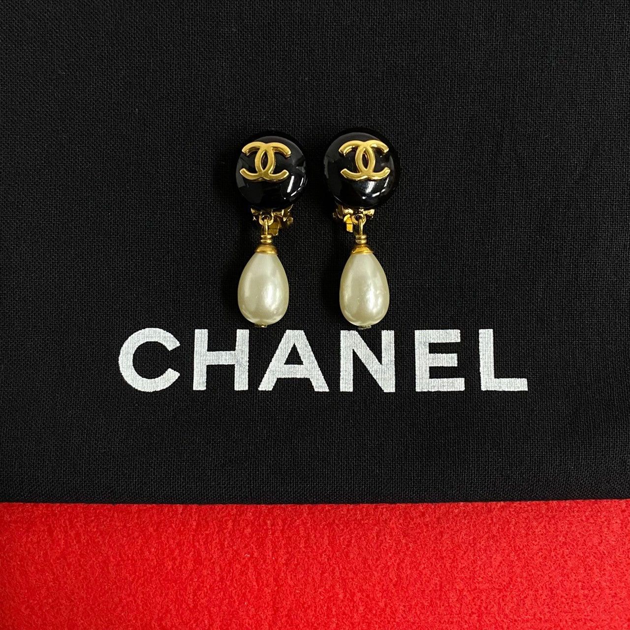 Chanel Chanel Earrings Gold Pearls Size ONE SIZE - 1 Thumbnail